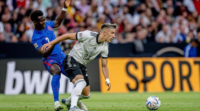 激烈对峙 激烈对峙