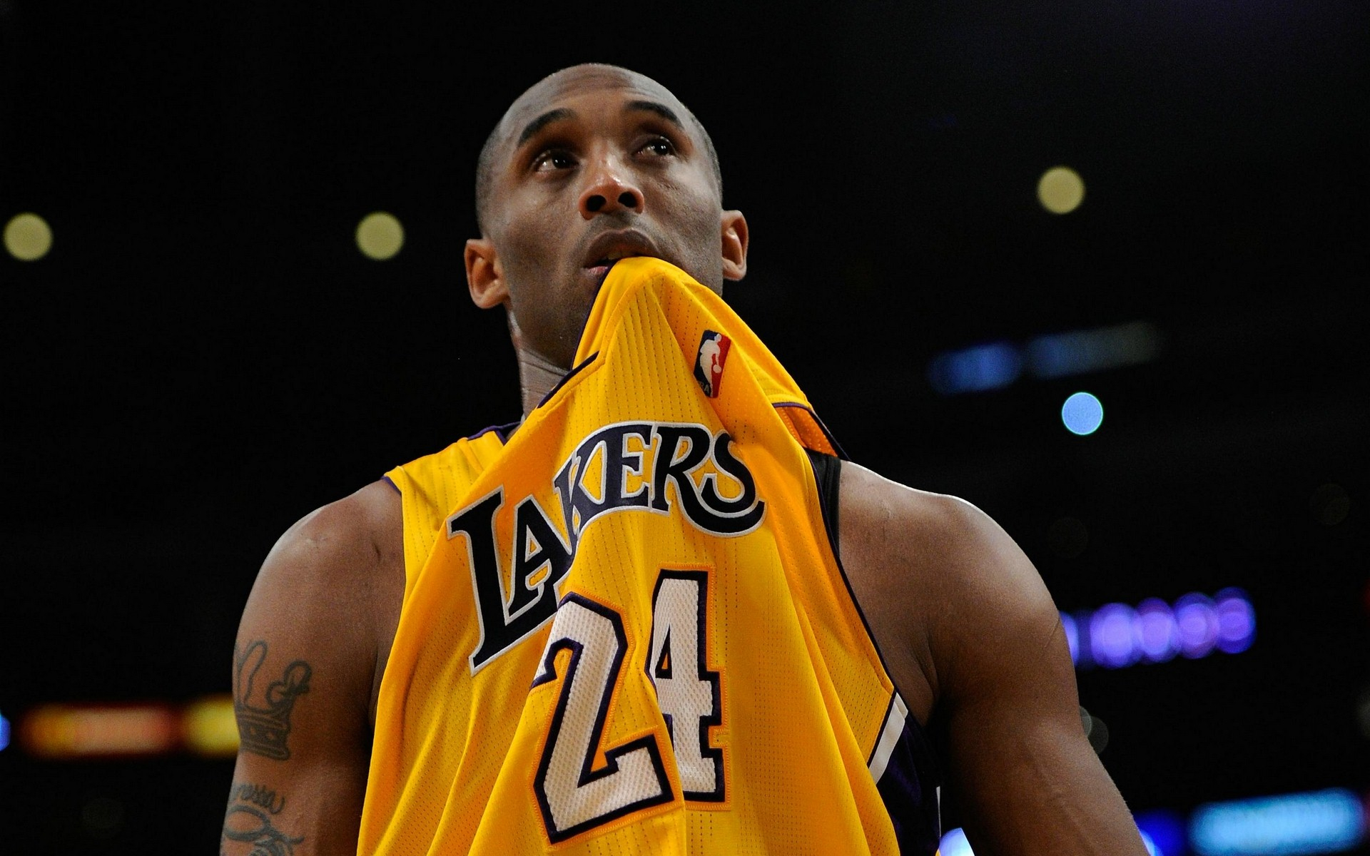 不是一脚世 不是一脚世